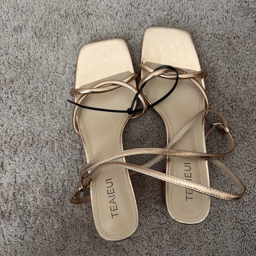 Rose Gold Strappy Sandals Shoes Formal Size 11 Women’s